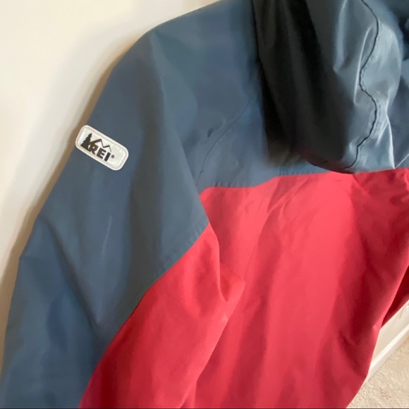 REI Color Block Water Repellent Hooded Rain Jacket w Pockets Sz M w MEASUREMENTS - Picture 5 of 16